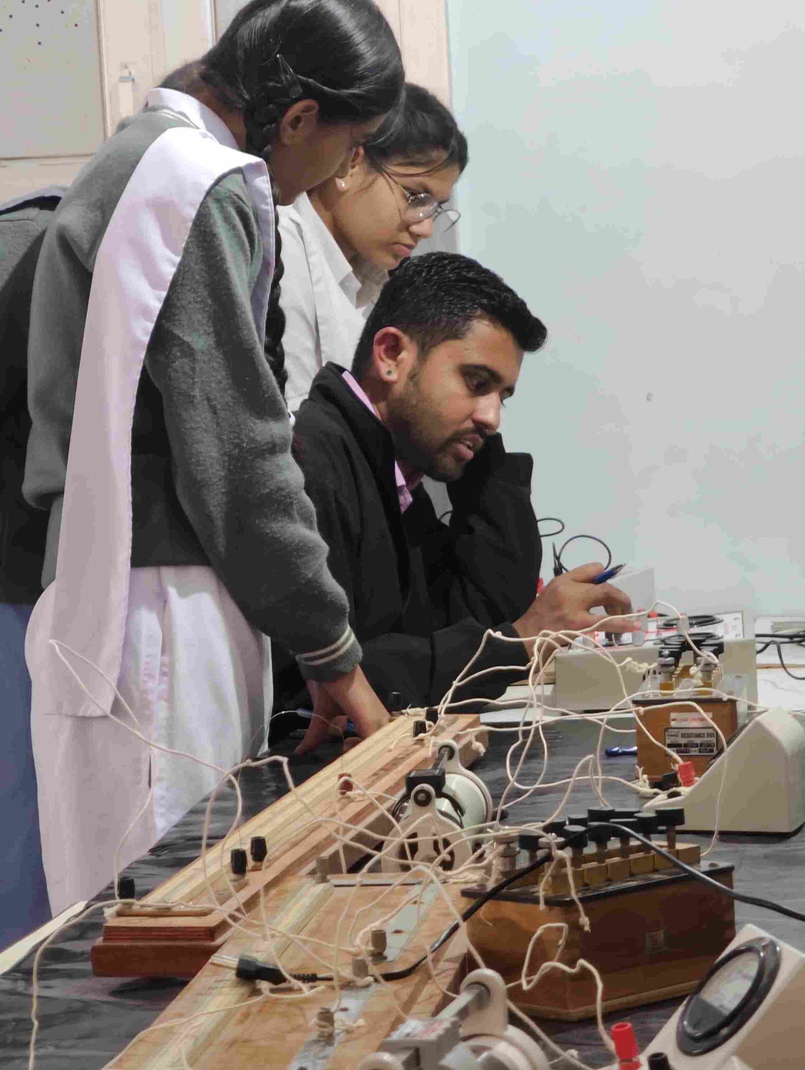 Students in the physics laboratory